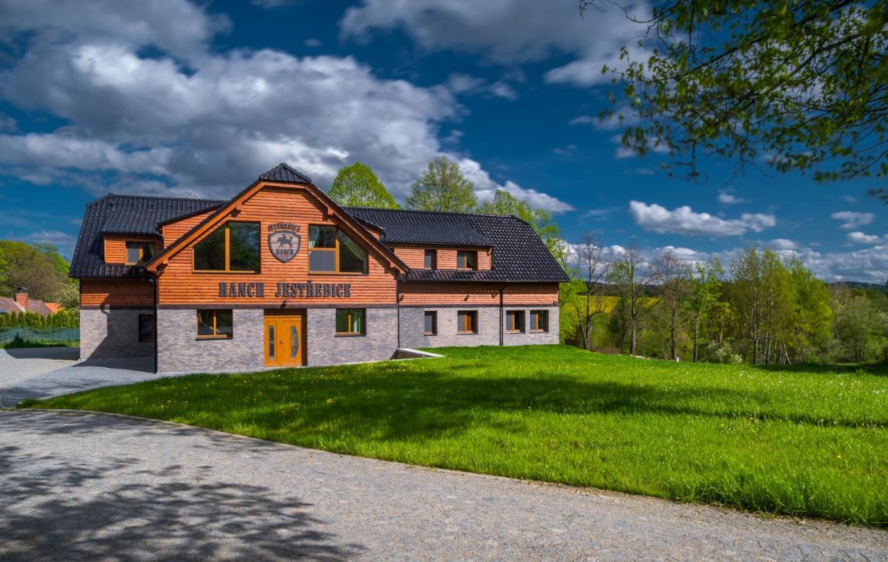 Hotel Ranch Jestrebice Hermanicky Esterno foto