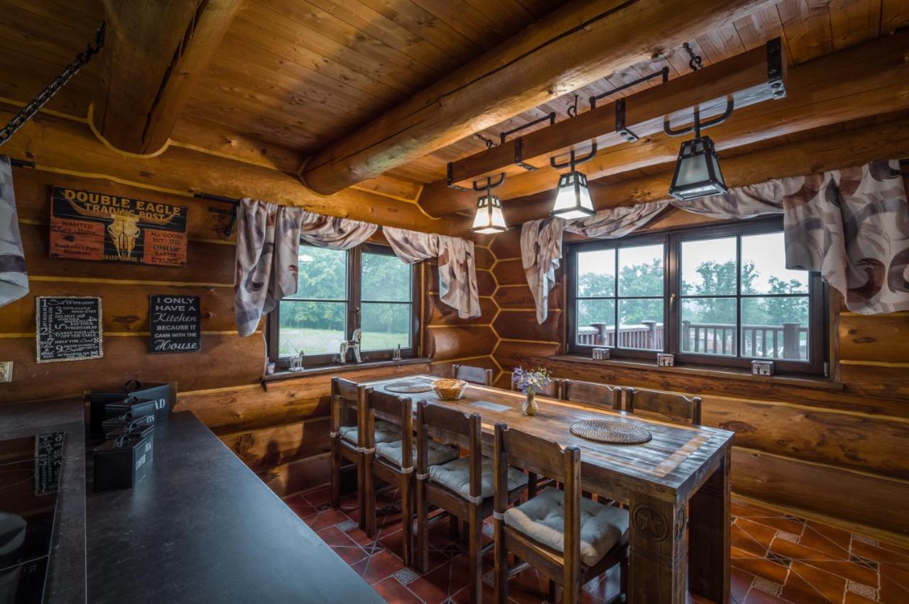 Hotel Ranch Jestrebice Hermanicky Esterno foto