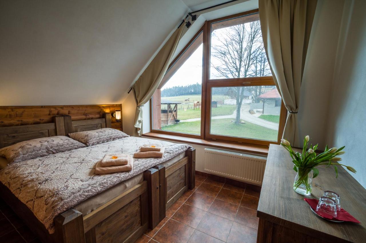 Hotel Ranch Jestrebice Hermanicky Esterno foto