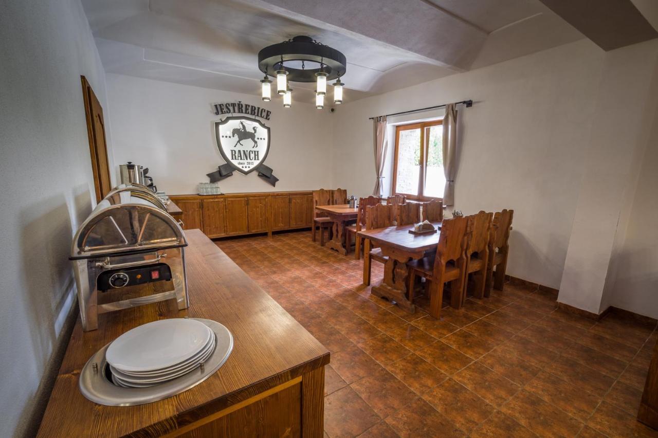 Hotel Ranch Jestrebice Hermanicky Esterno foto