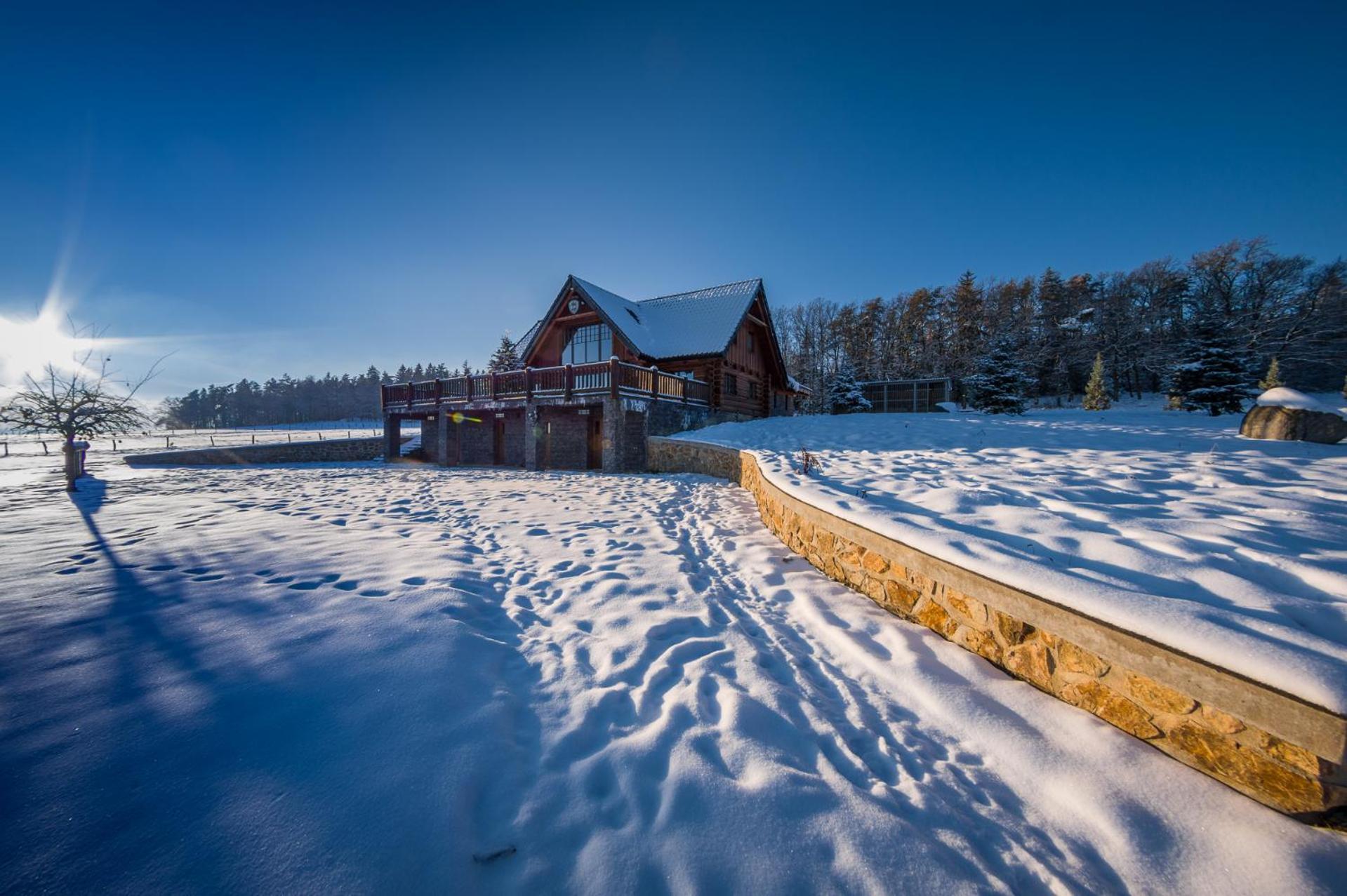 Hotel Ranch Jestrebice Hermanicky Esterno foto