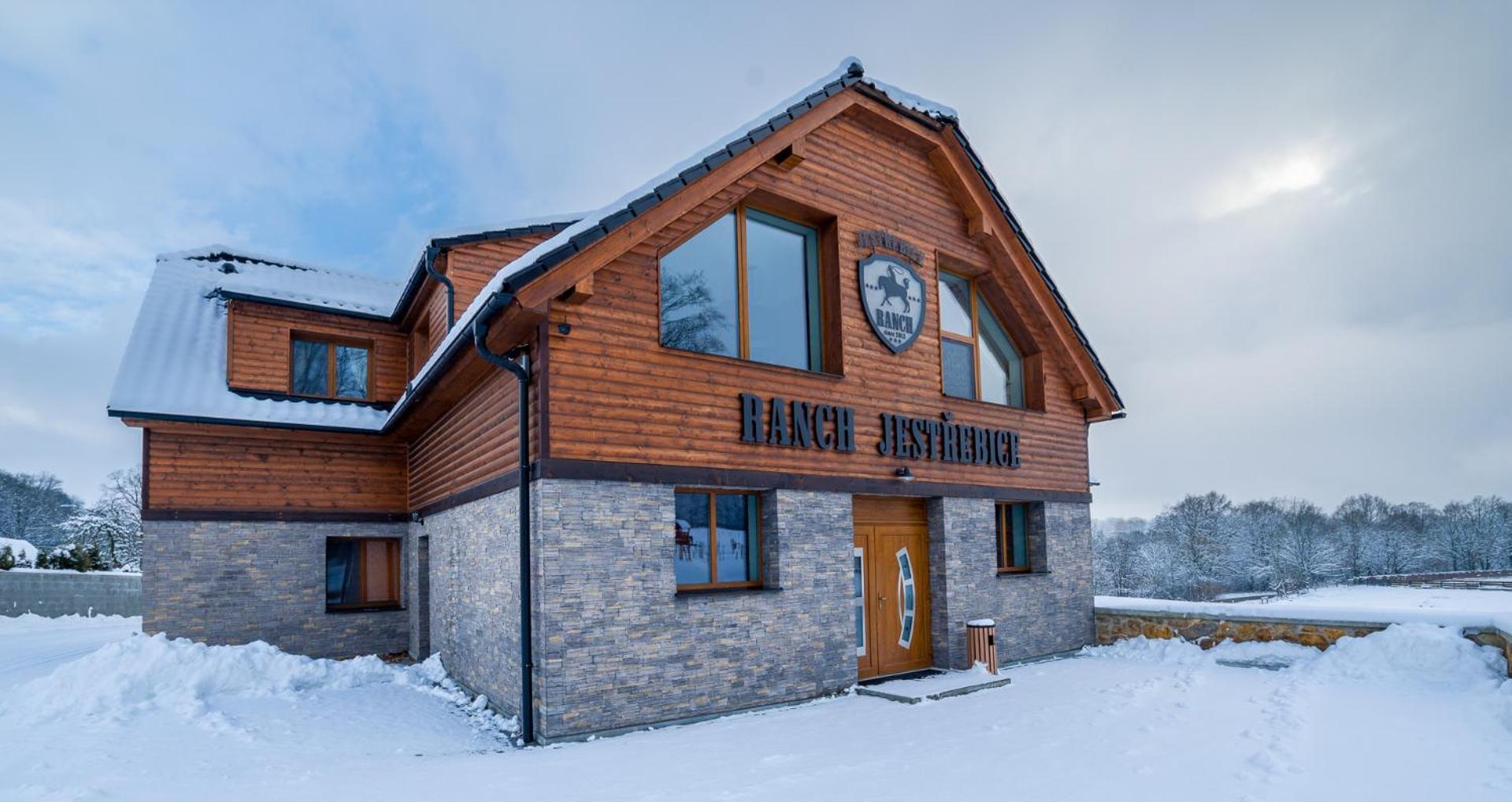 Hotel Ranch Jestrebice Hermanicky Esterno foto