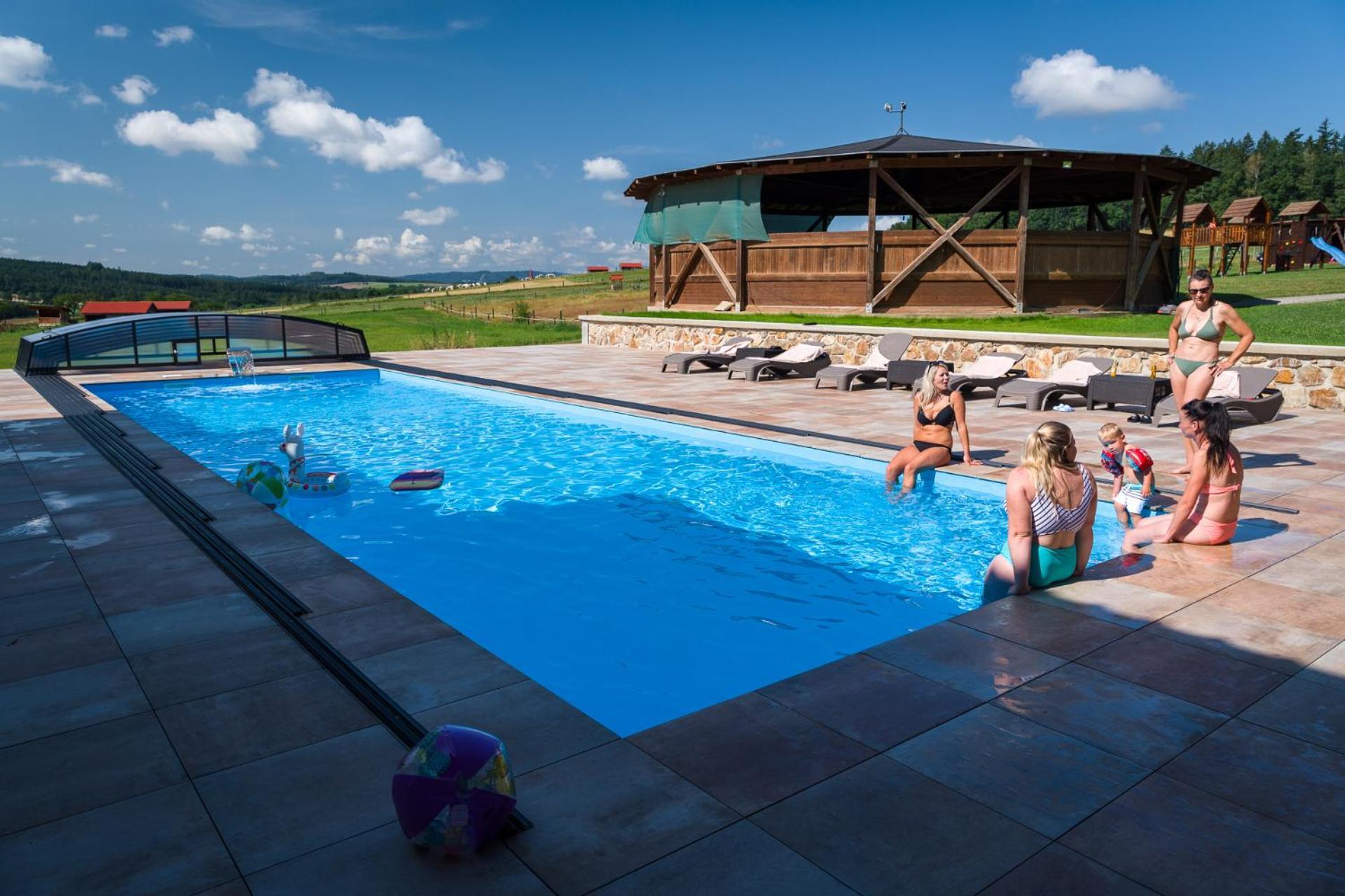 Hotel Ranch Jestrebice Hermanicky Esterno foto